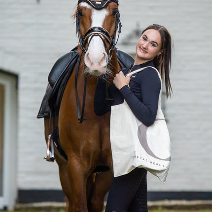 The Canvas Bag | Kangaskassi hevostallille