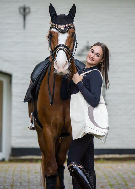 The Canvas Bag | Kangaskassi hevostallille